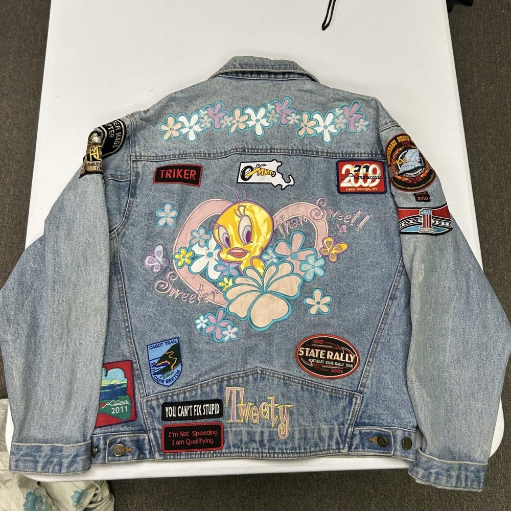 Looney Tunes Denim Jacket Unisex S Light Blue Tweety Bird Patches Pins Vintage